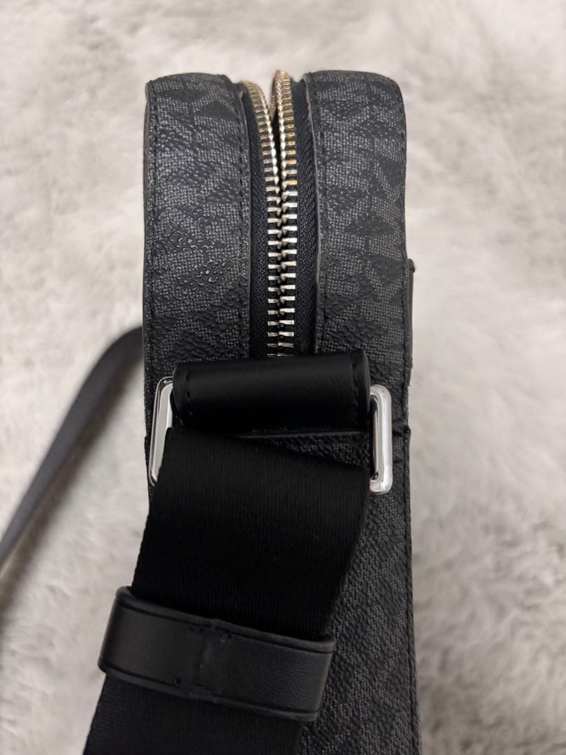 美品　MICHAEL KORS ショルダーバッグ ブラック シンプル