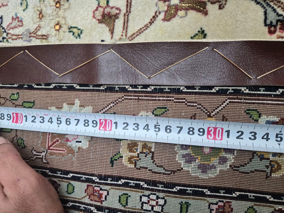 ペルシャ絨毯100%手織り素材シルクとウールタブリーズ産 約160x100cm