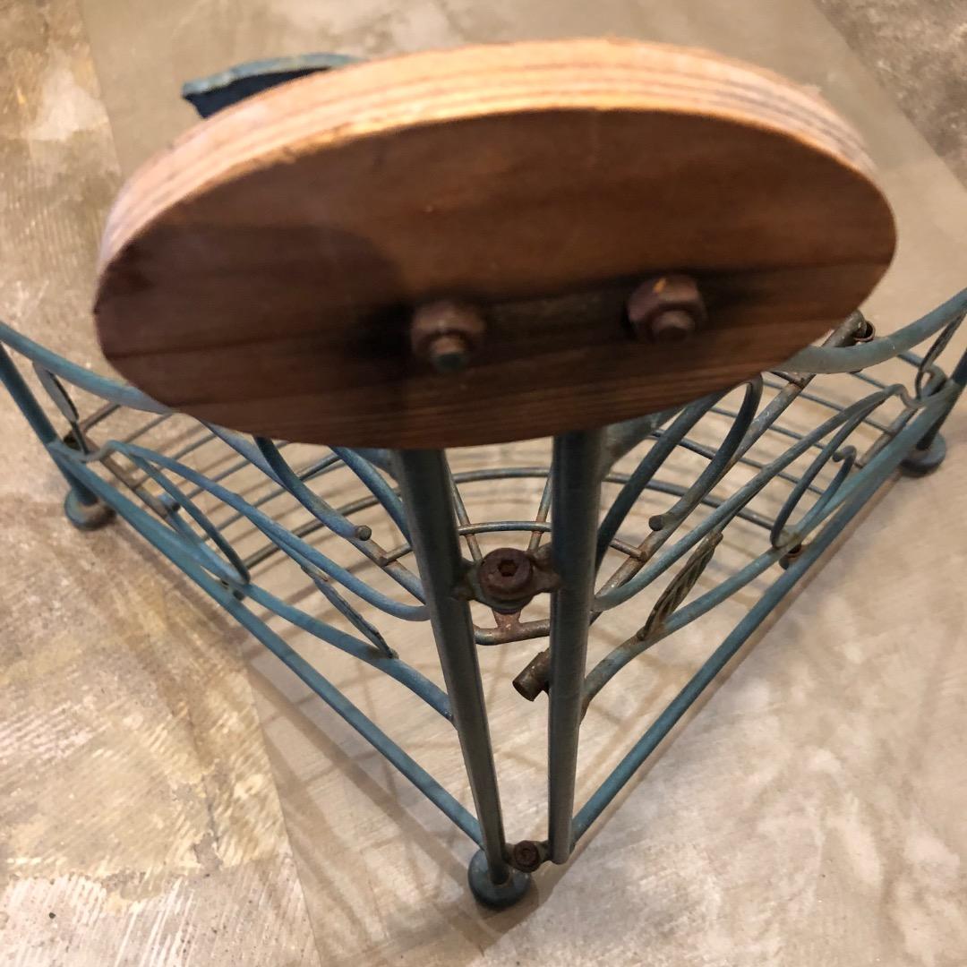 昭和レトロ　アイアン　コーナーラック　古道具　飾り棚　三角コーナーラック　収納