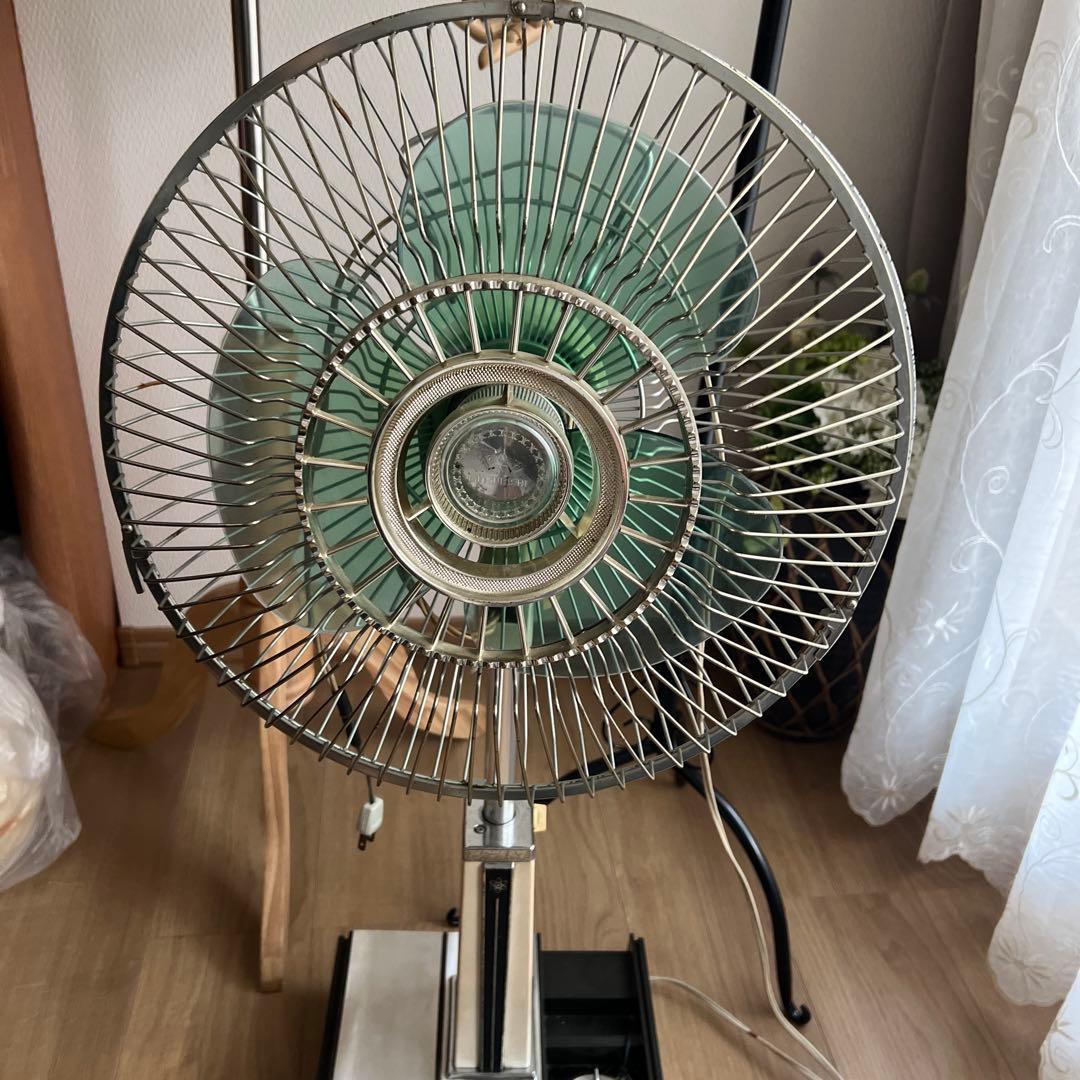 アンティーク扇風機スイッチ光る昭和レトログリーン扇風機コード修理品撮影用品動作可