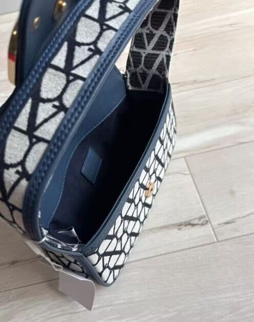 Valentino ショルダーバッグ ホワイト/ブラック