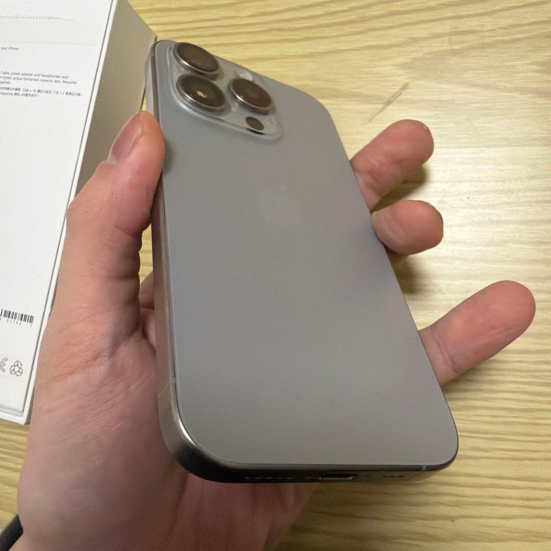 香港版 iPhone 15 Pro SIMフリー｜シャッタ音なし、デュアルSIM