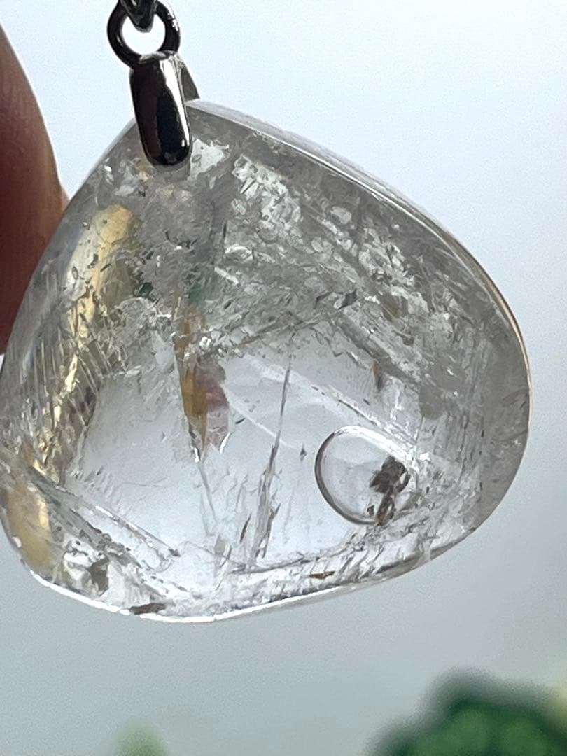 天然石　水入り水晶　ペンダントトップ　指紋入り　大きな気泡⭐️1872