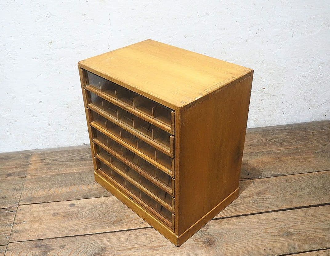 1410 ②レトロなミシン糸のガラスケース　収納棚　コレクション　ヴィンテージ