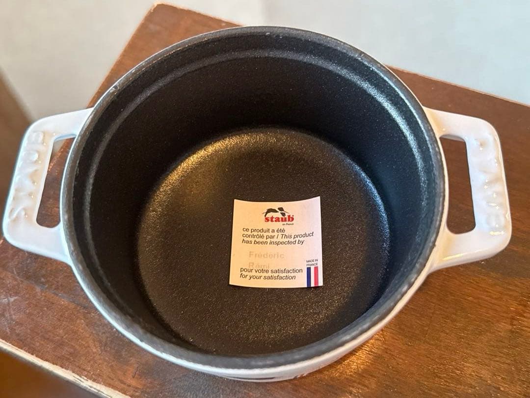 ストウブSTAUB完売ホワイトココットラウンド１０ｃｍ新品未使用 生涯保証＆箱付