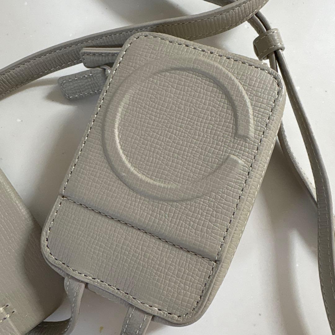 KARUobjects.ioのスマホホルダー　iPhone16対応