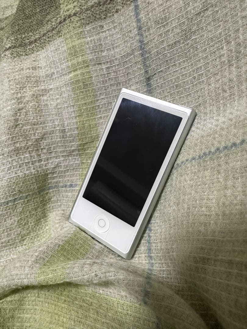 Apple iPod nano 第7世代 16GB シルバー