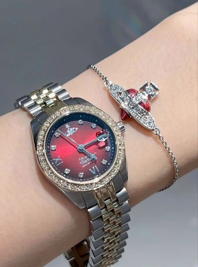 Vivienne Westwood Camberwell 腕時計 レディース　赤