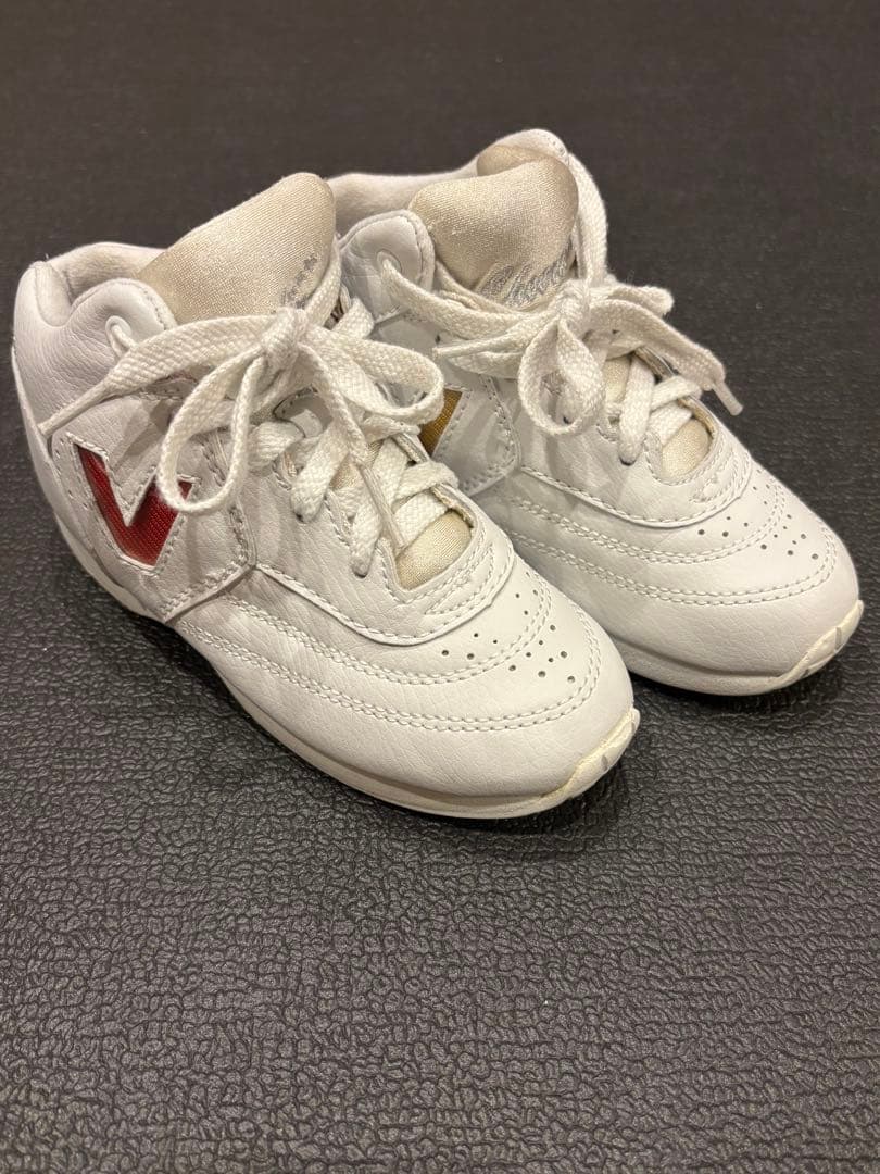 【‼️値下げ‼️】チアリーディングシューズ　varsity 19.0cm