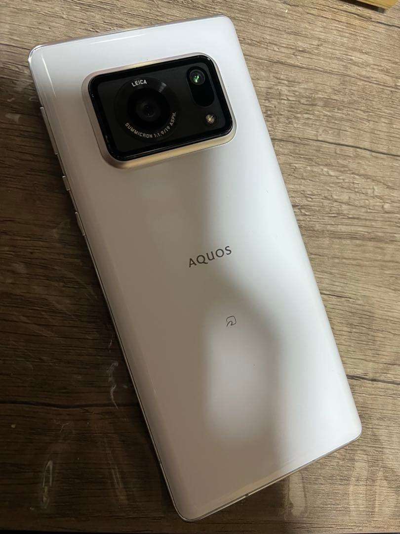 美品！ AQUOS R6 【SDカード64GB 付き】