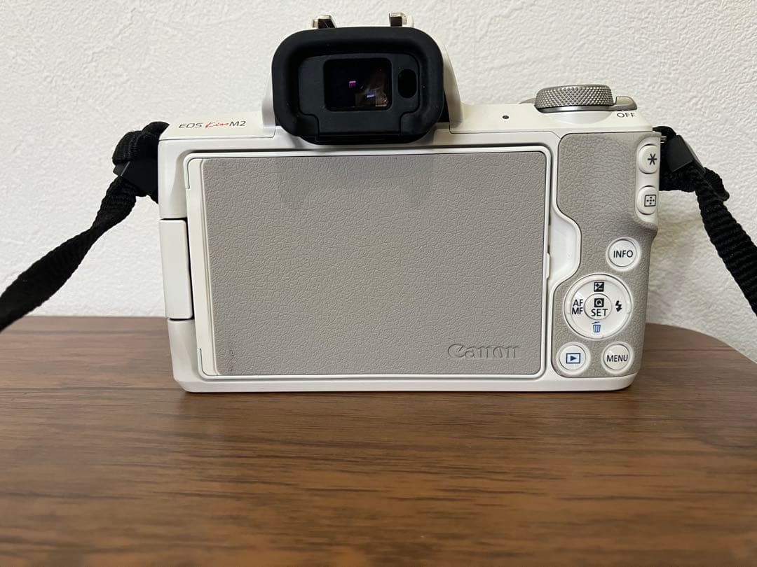 【O】Canon kiss M2 レンズ15-45mm レンズキット カメラ