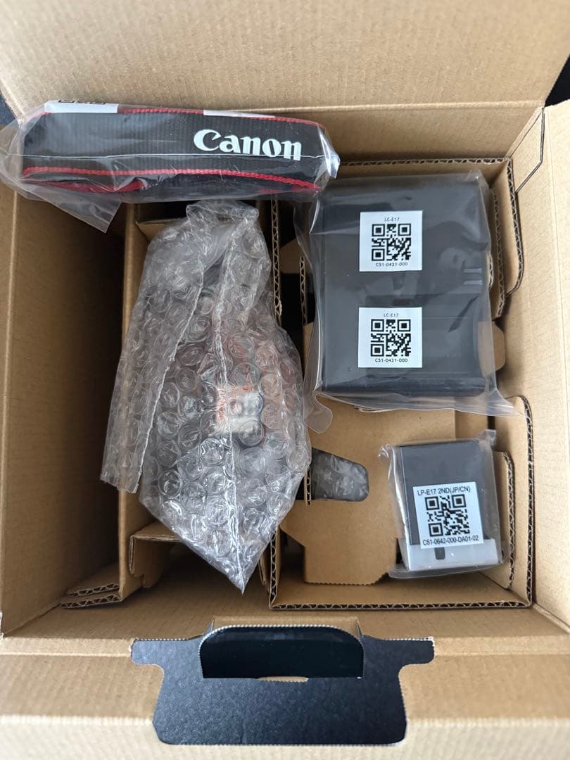 EOS R 100 レンズキット 新品