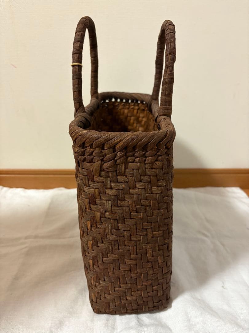新品未使用　山葡萄かごバッグ 国産