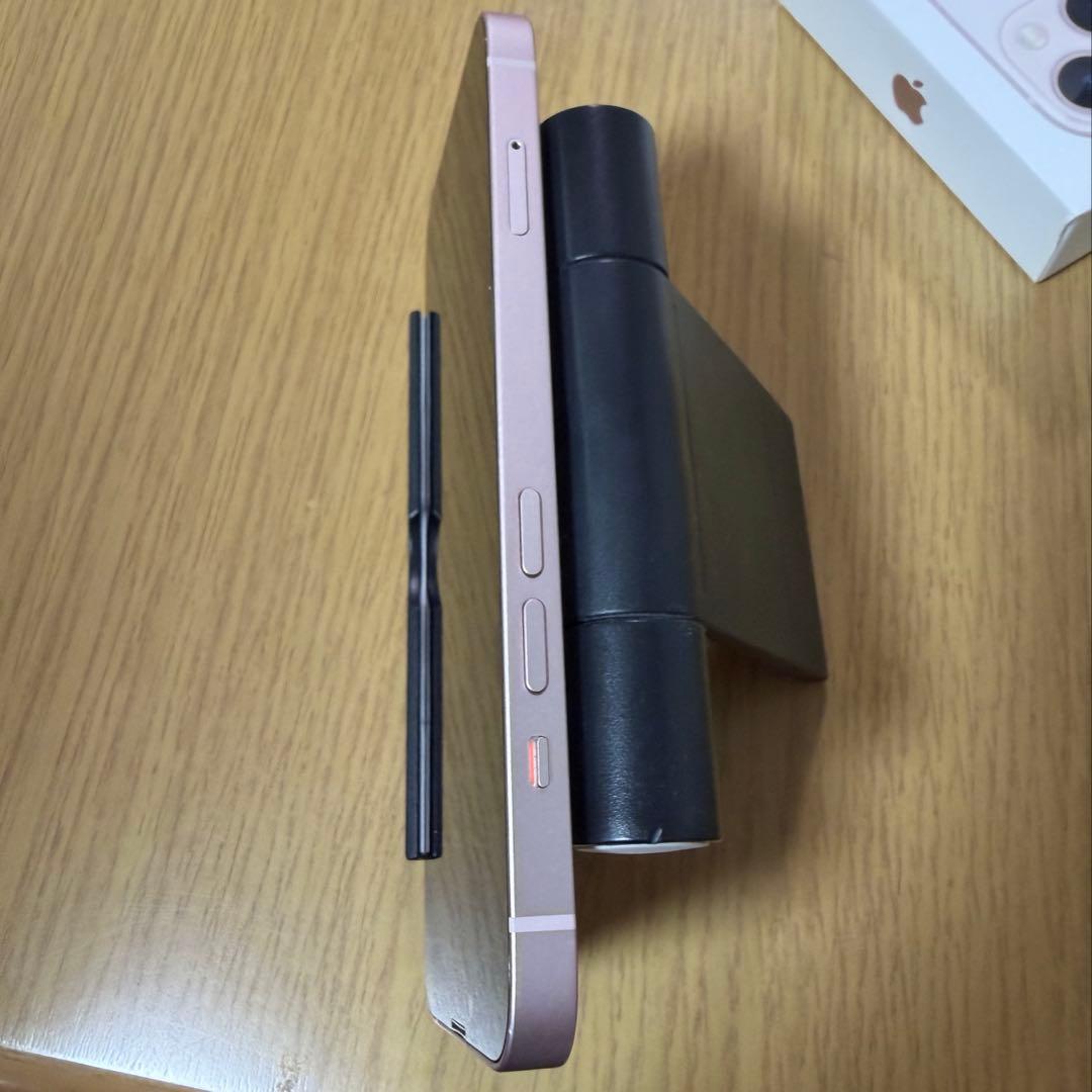 Apple iPhone 13 ピンク 本体　256GB 美品　箱、ケーブル付き