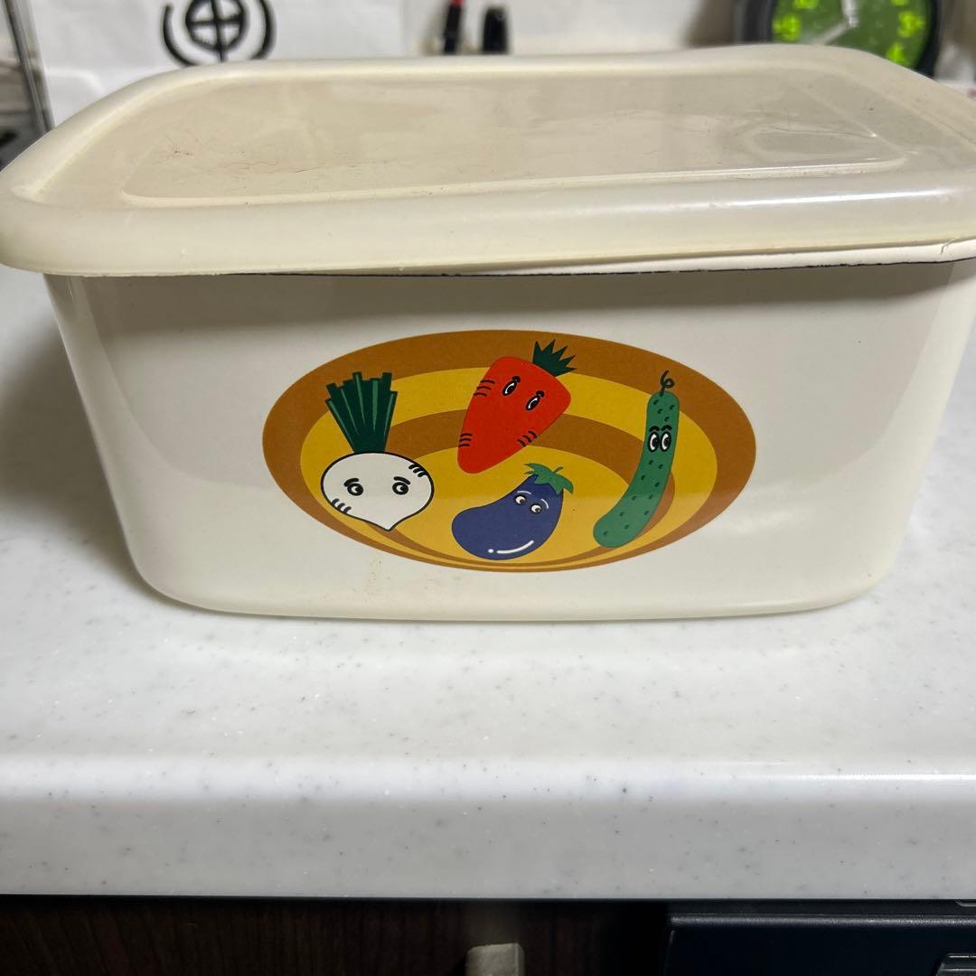 ホーローの漬物樽