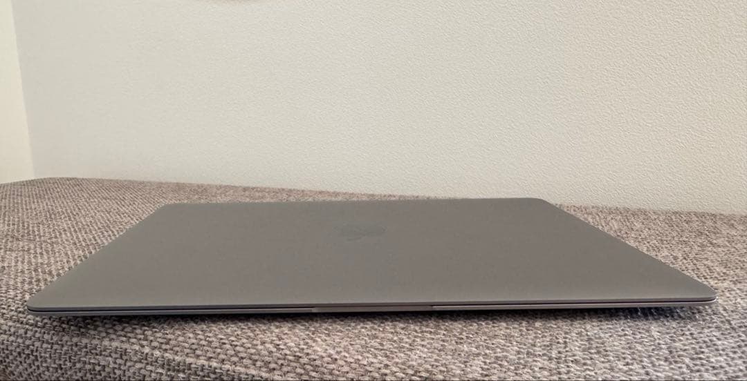 MacBook Air(Retina,13inch,2020)スペースグレーUS