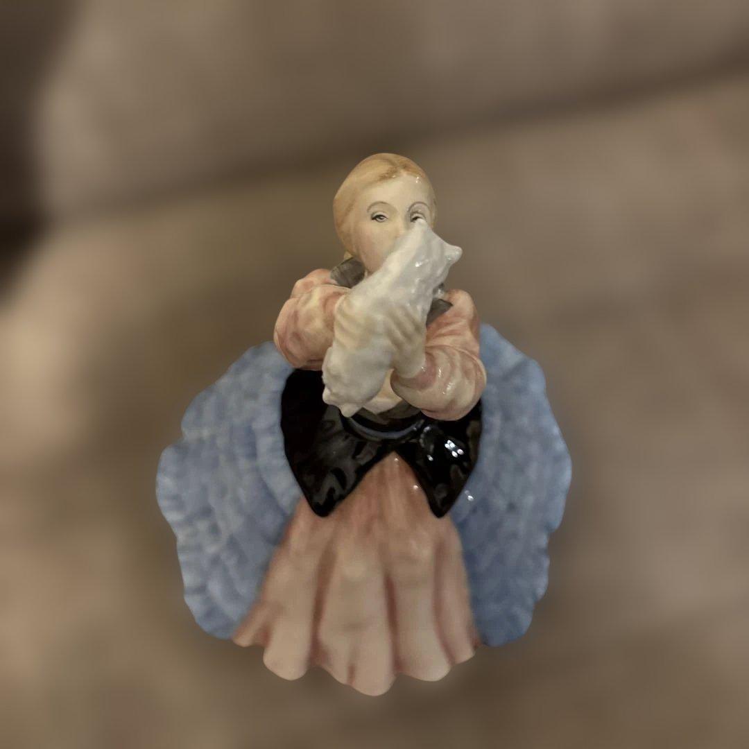 ❣️ロイヤルドルトン❣️フィギュリン スーザン 美品