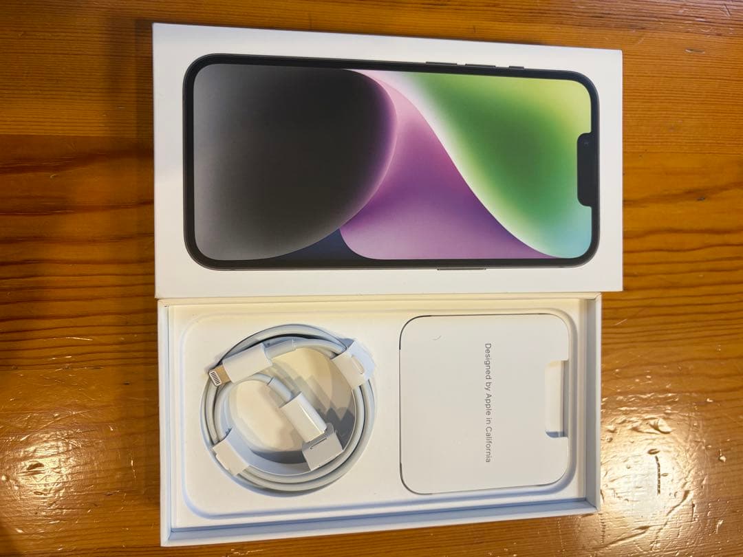 Apple iPhone 14 128GB 本体 ミットナイド ケーブル