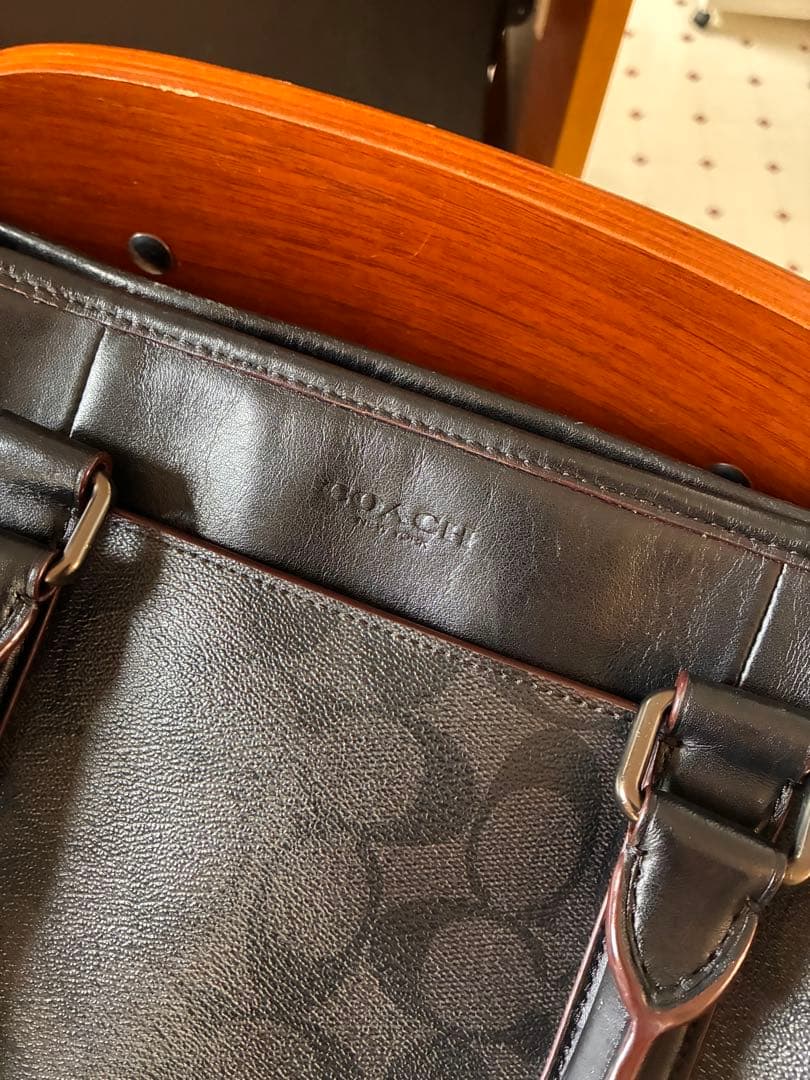 COACH ブラック レザービジネスバッグ
