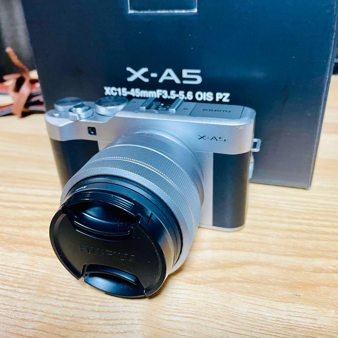 Fujifilm X-A5 ミラーレスカメラ XC15-45mm