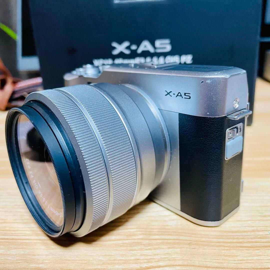 Fujifilm X-A5 ミラーレスカメラ XC15-45mm