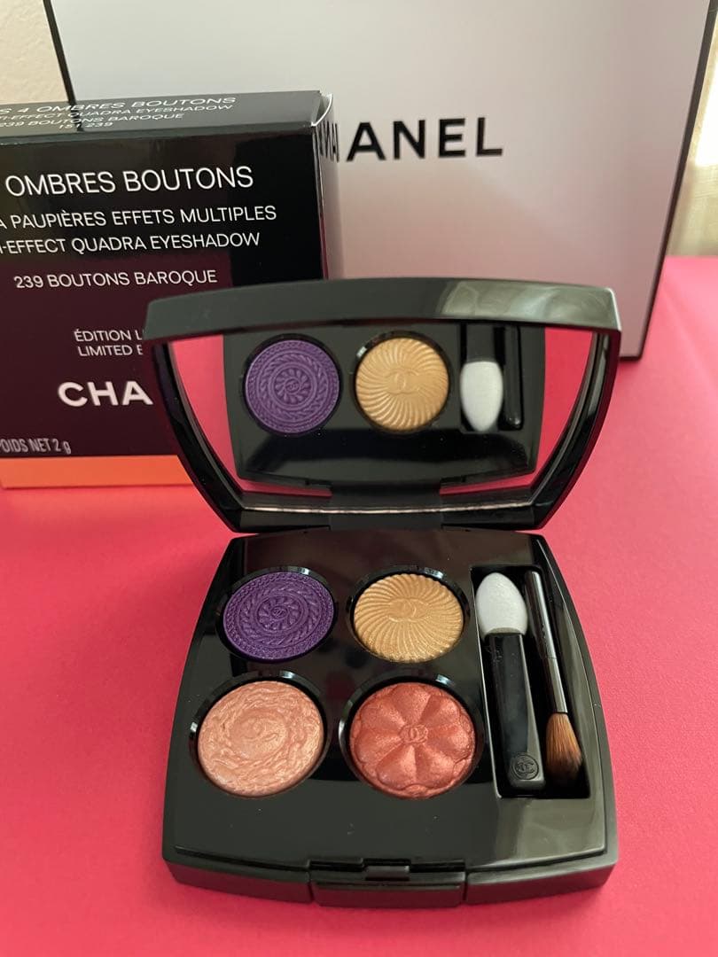 CHANEL レキャトル オンブル　ブトン239 （チャンスサンプルおまけ付け)