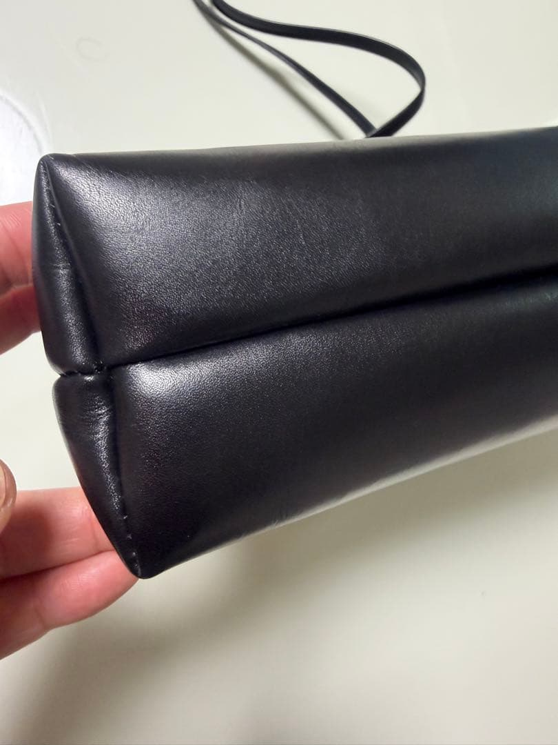 【極美品】【ヴィンテージ】サルバトーレフェラガモ　ショルダーバッグ　ブラック