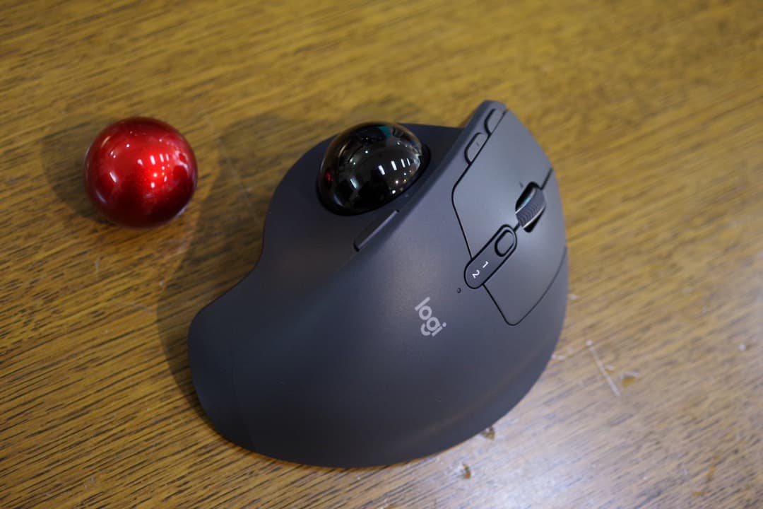logicool MX ERGO S（黒玉+赤玉）