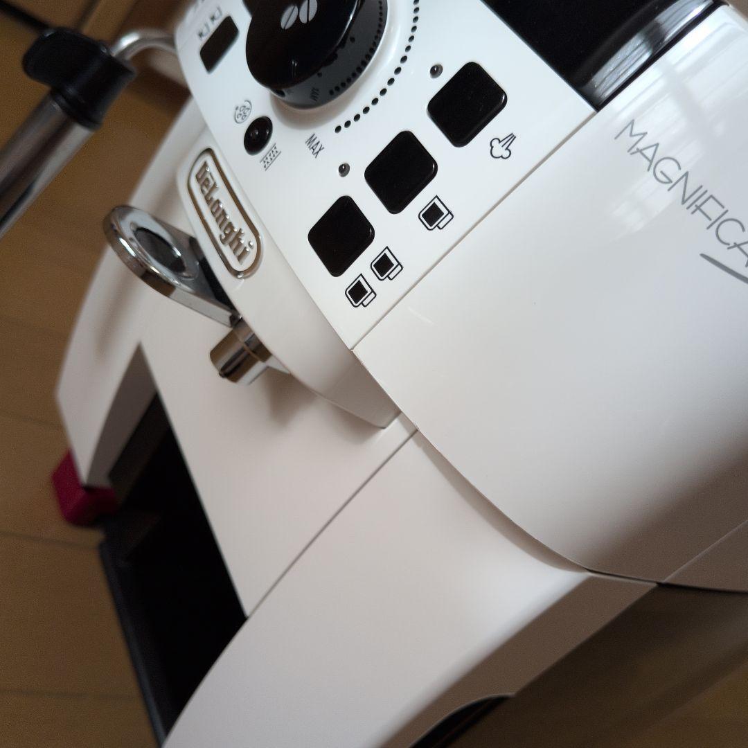 デロンギマグニフィカS コンパクト全自動コーヒーマシン　ECAM22112