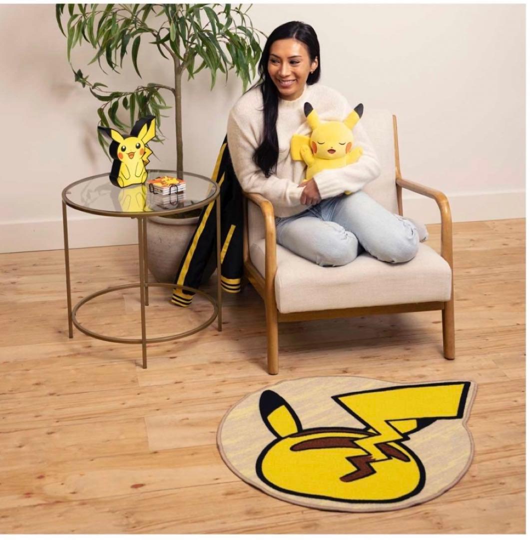 【新品】ポケモン　ピカチュウ　ラグマット