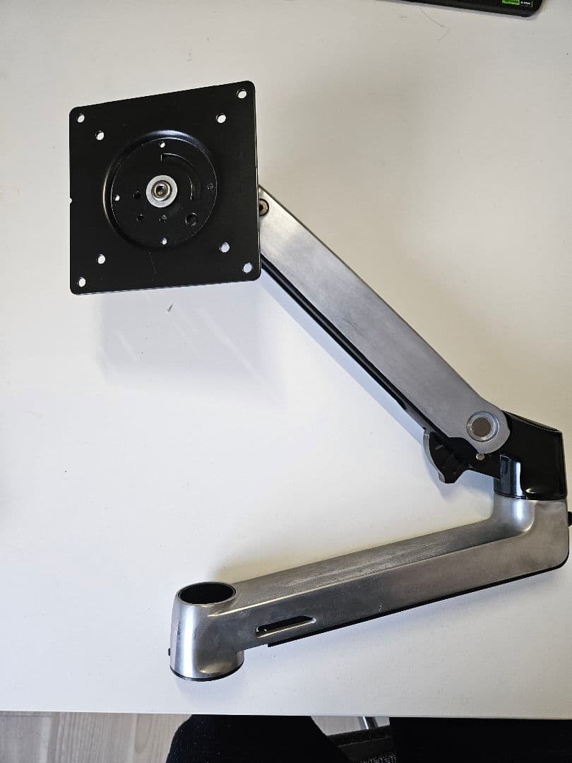 エルゴトロン Ergotron LX モニターアーム シルバー