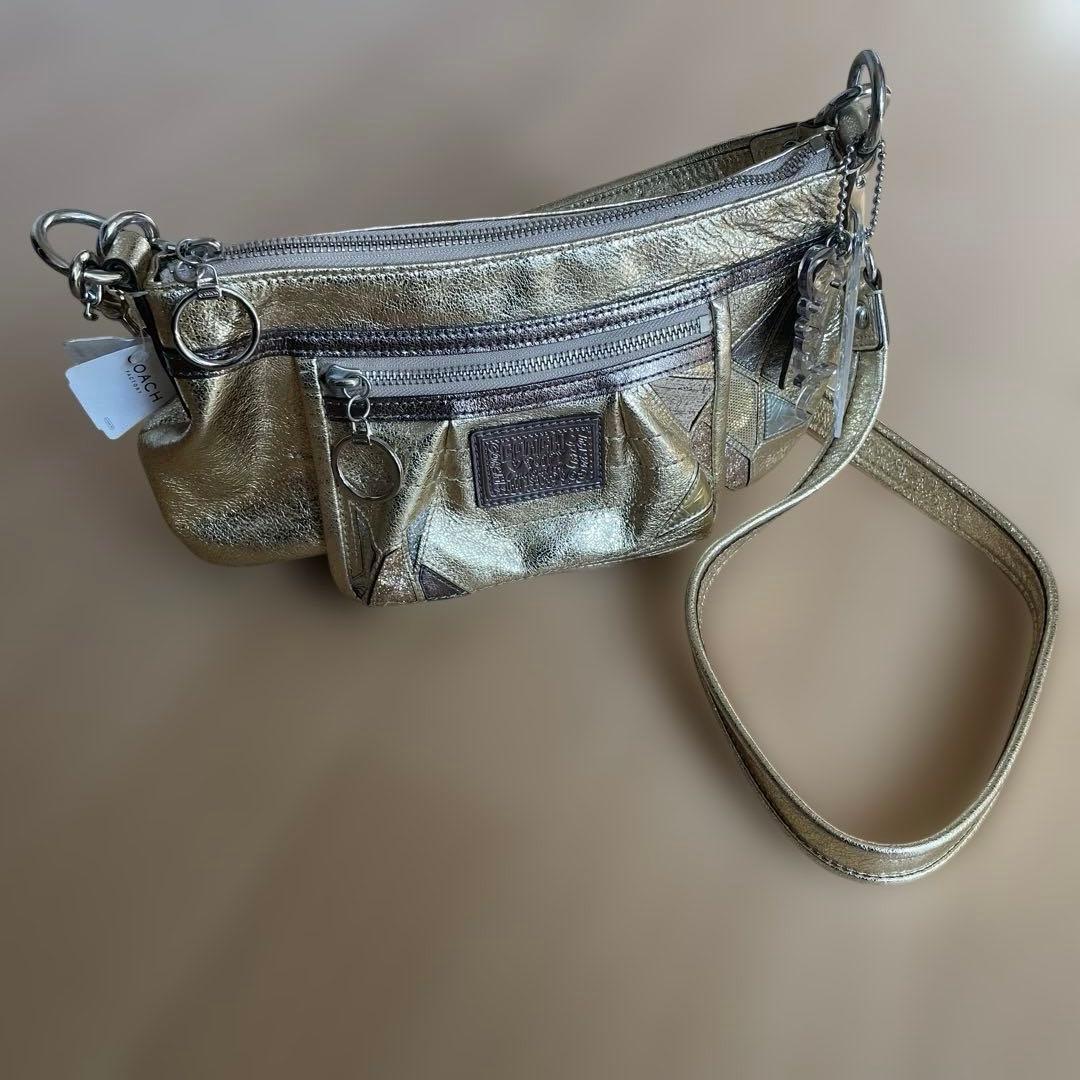 COACH メタリックゴールド ショルダーバッグ