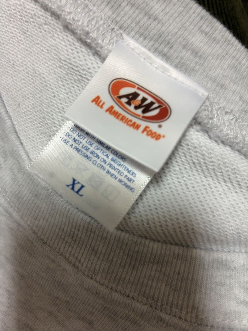 h*e様 沖縄　A&W 店舗限定スウェット　XL 刺繍ロゴ