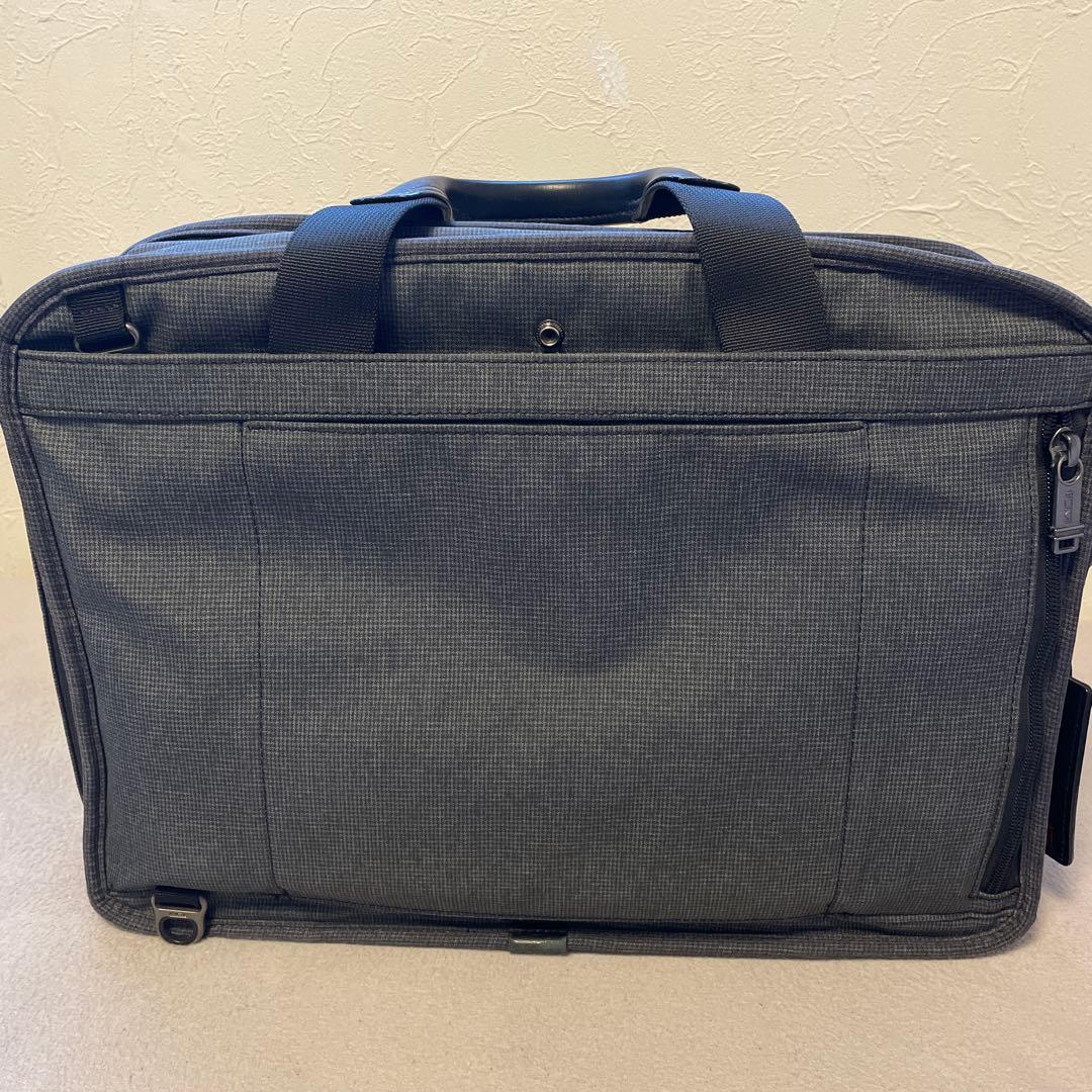 TUMI グレー ビジネスバッグ