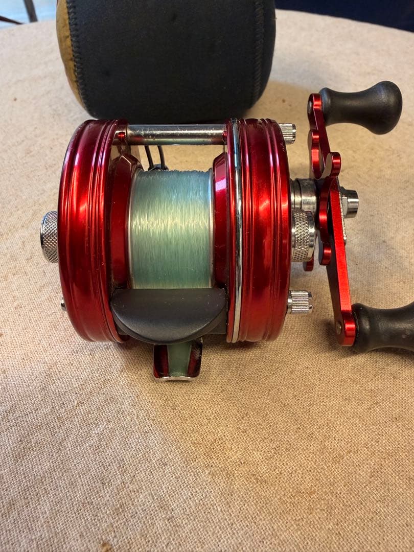 ABU 4600C 赤 オールド アンバサダー　状態良好