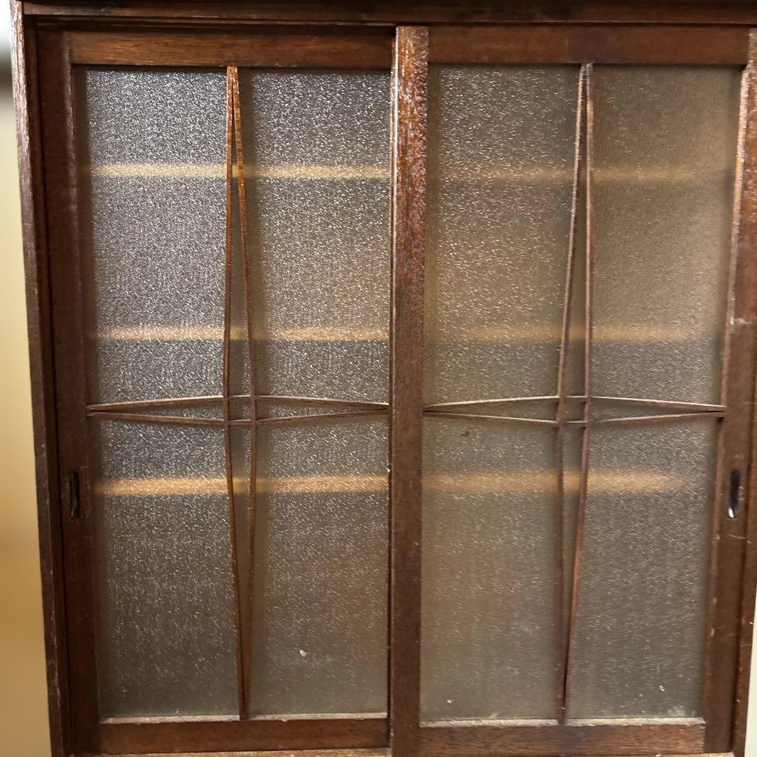 木製ガラス扉付き箪笥　時代家具