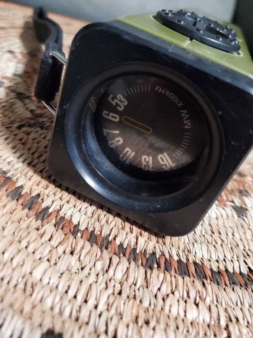 パナソニック ラジオ R-82