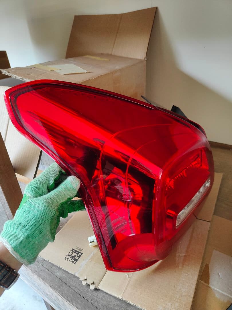 スイフトスポーツzc33s 純正テールライト 左右セット　新車外し（2024年）