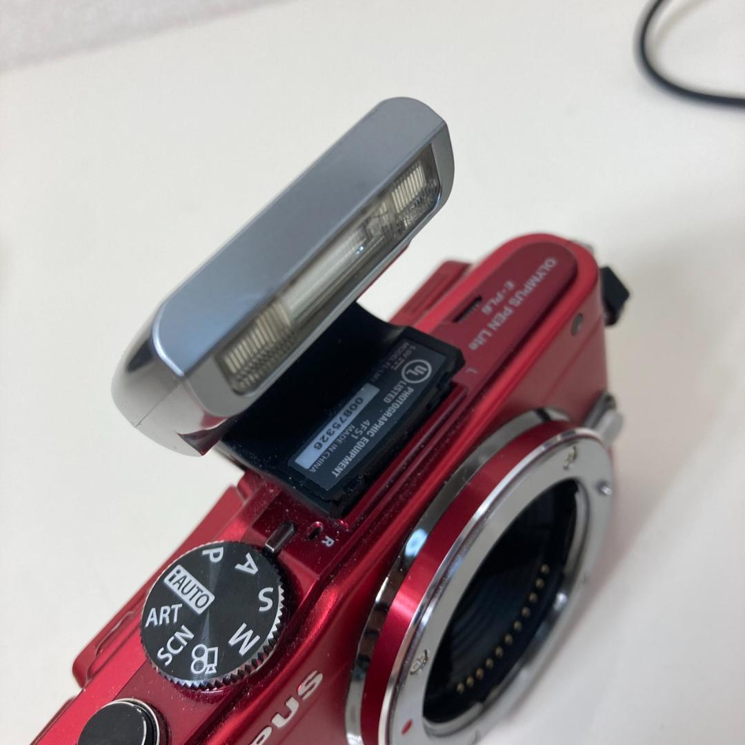 ▼OLYMPUS PEN Lite E-PL6　ミラーレス　カメラ　付属品あり