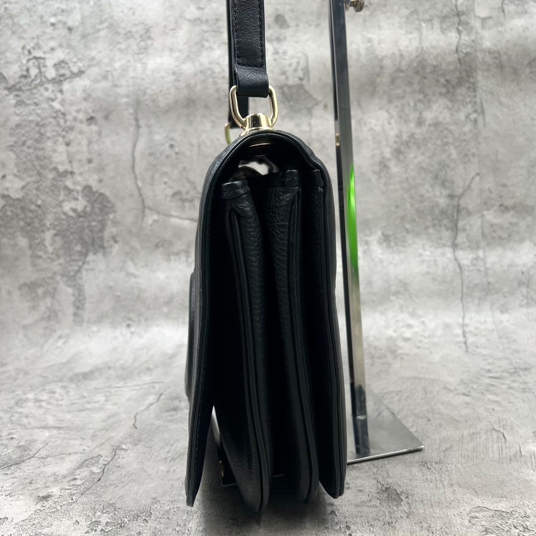 極美品✨トリーバーチ　ショルダーバッグ　デカロゴ　フラップ　レザー　ブラック