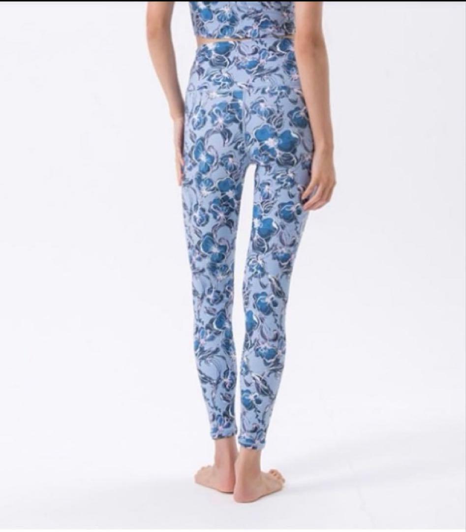 SUKALA ラインフラワープリントレギンス　lava リントスル　 Mサイズ