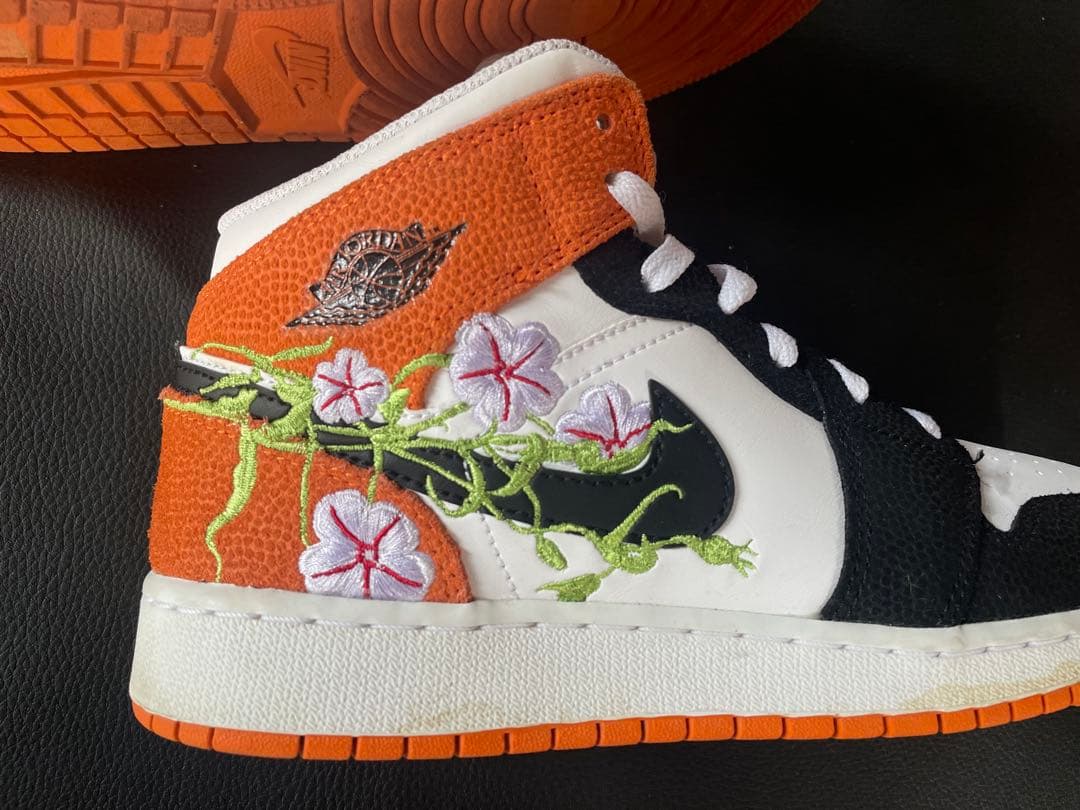 米軍放出品　ナイキ エア ジョーダン 1 ミッド SE GS ホワイト