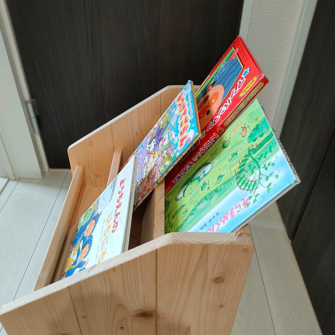 【ハンドメイド知育家具】モンテッソーリ式 絵本／天然ひのき材使用／出産祝いにも