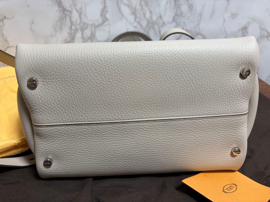 トッズ Tタイムレス レザー 2WAYハンドバッグ ベージュ