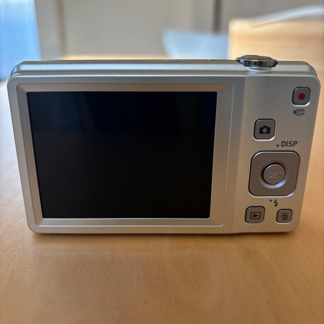 【美品】CASIO EXILIM 16.1MP デジタルカメラ シルバー