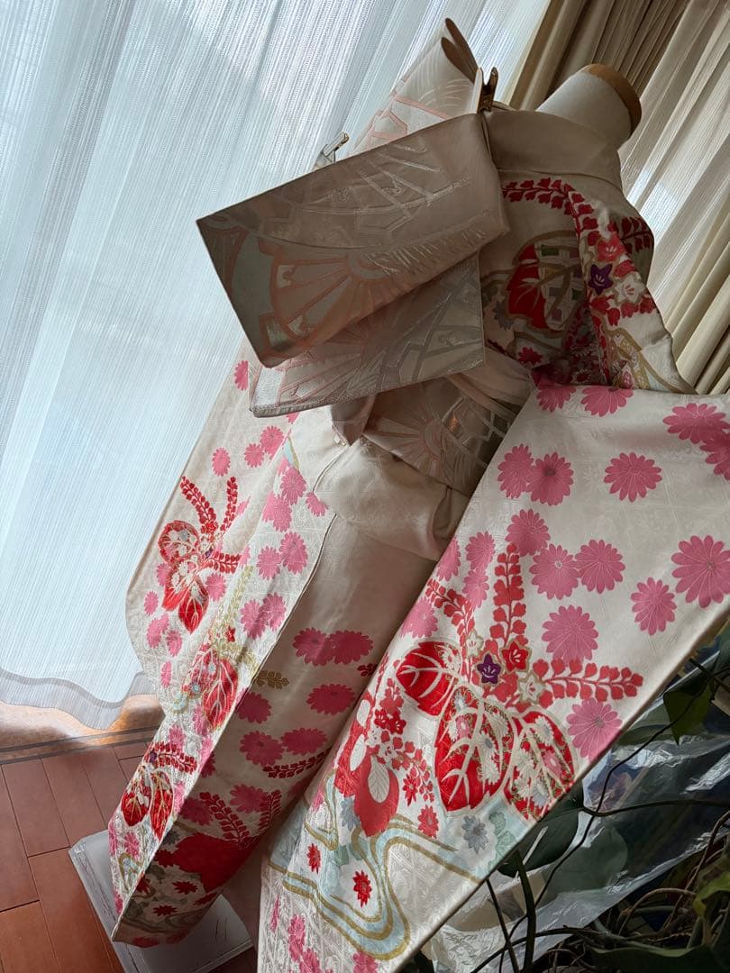 振袖フルセット アイボリー×ピンク×コーラル×ペールブルー×ゴールド 古典柄