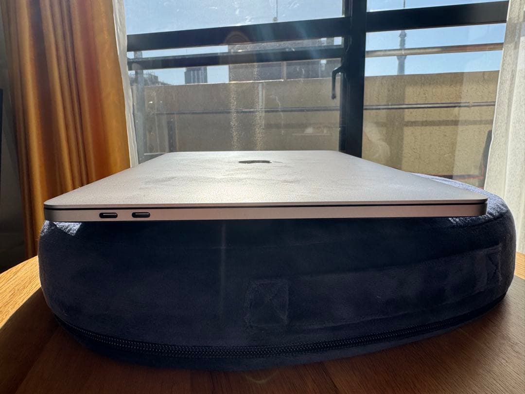 MacBook Pro 13インチ 2020 i5 8GB 512GB SSD