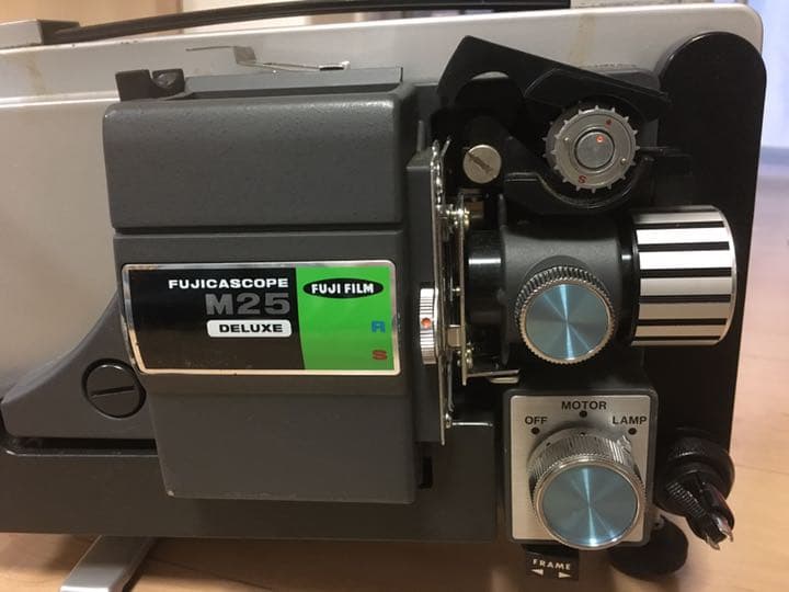 富士フイルムの映写機「JICASCOPE M25」