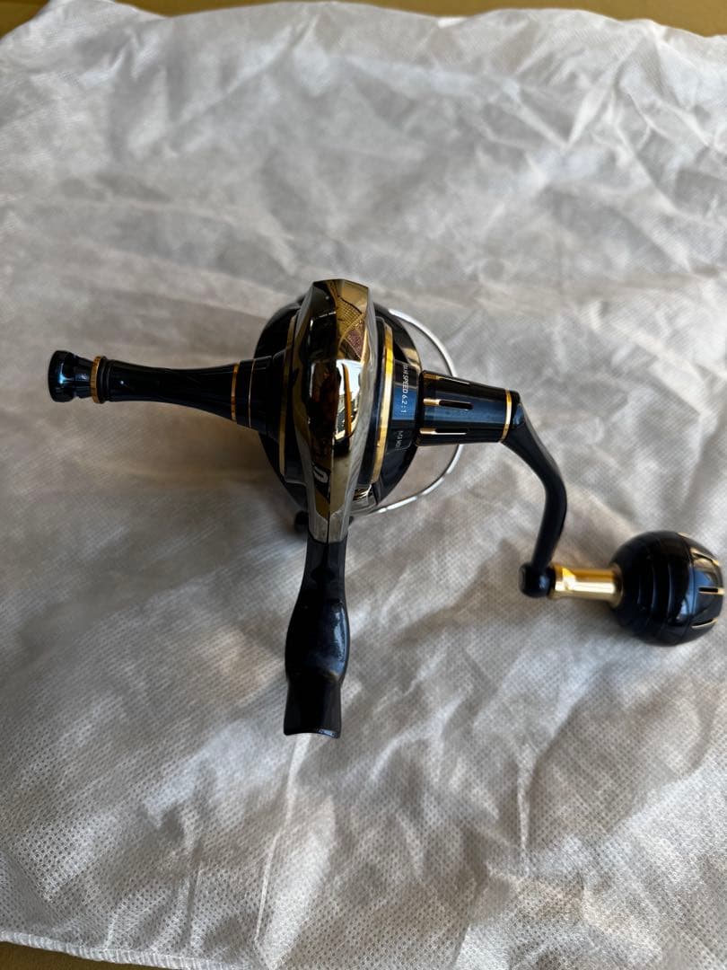 ※訳アリ　23ソルティガ4000XH +ゴメクサスリールスタンド