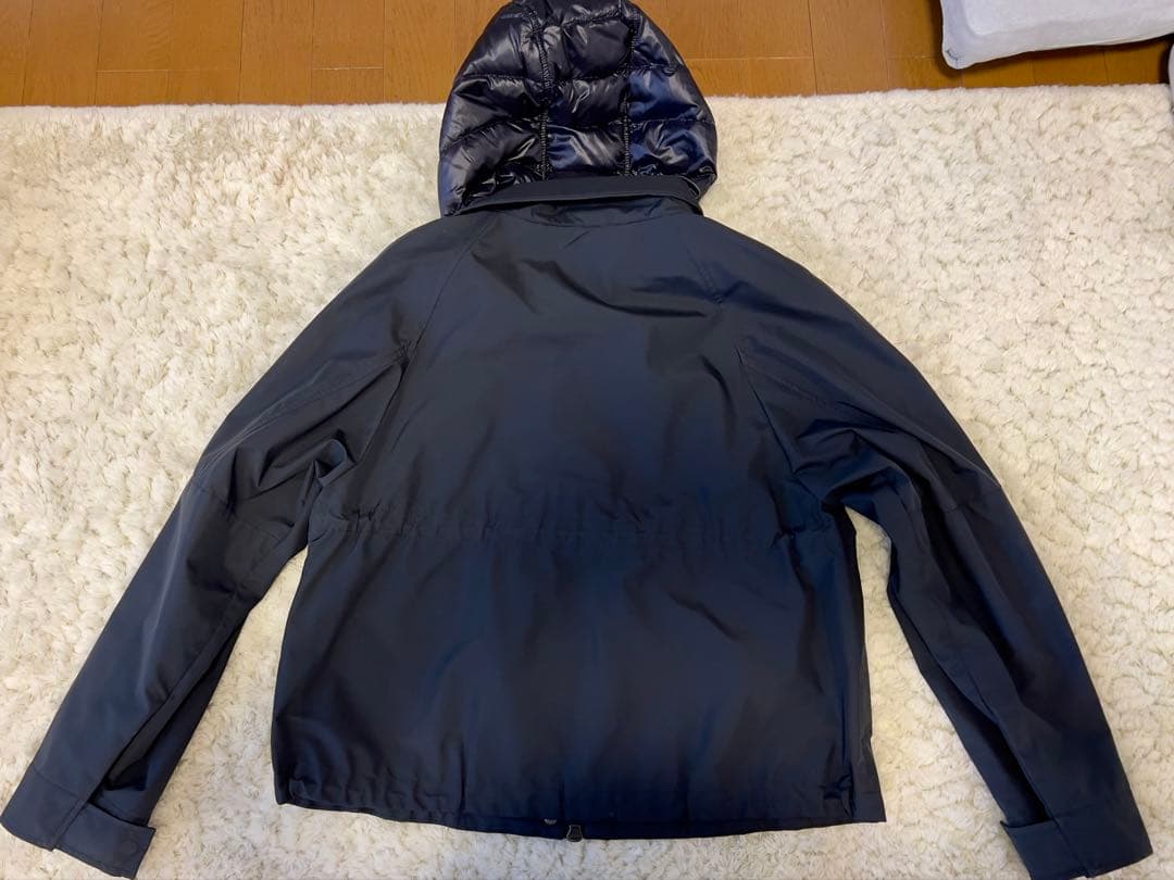 Monclerレインコート フード付き